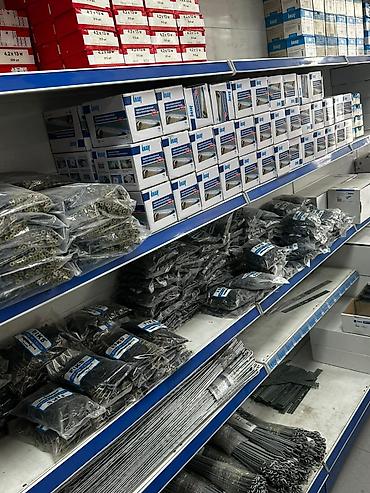 Крепёж и монтажные аксессуары для строительства и ремонта - Саморезы at lalafo.kg Крепёж и монтажные аксессуары для строительства и ремонта - Саморезы