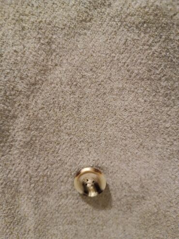 Kaputi: Kaput HM s dvorednim kopčanjem – sivosmeđa boja. Omašena veličina — 3