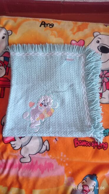 вязаное детское одеяло: Продается детское одеяло. Цена 200 сом