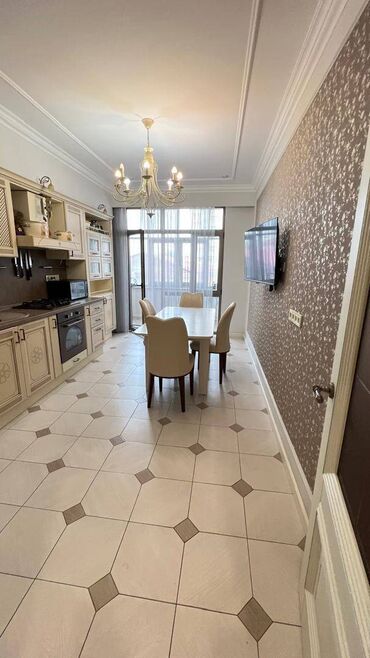 элит хаус квартиры: 3 комнаты, 137 м², Элитка, 2 этаж, Евроремонт