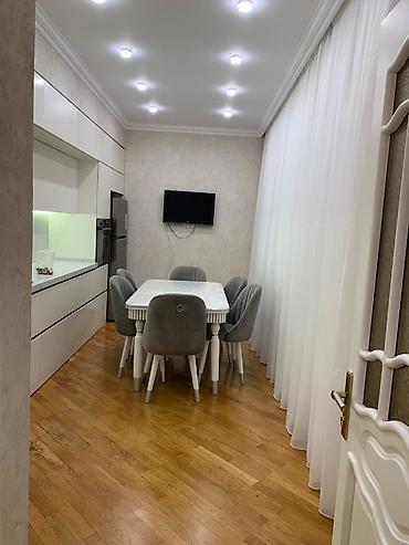 Mənzillər: 4 otaqlı, Yeni tikili, 148 kv. m — 2