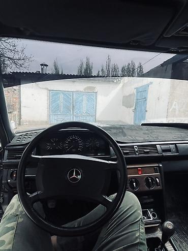 Продажа авто: Mercedes-Benz E-Class: 1987 г., 2.3 л, Механика, Бензин, Седан — 7