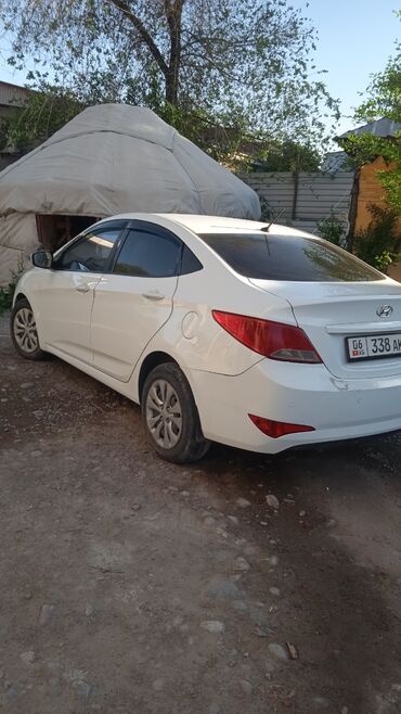 Hyundai: Hyundai Solaris: 2015 г., 1.6 л, Автомат, Бензин, Седан