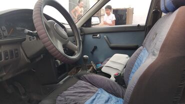 передвижной дом: Mazda 626: 1991 г., 2 л, Механика, Бензин, Хэтчбэк