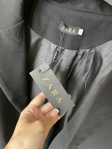 Пиджаки, жакеты: Жакет ZARA, цвет черный, размер M (на бирке). Классический фасон с