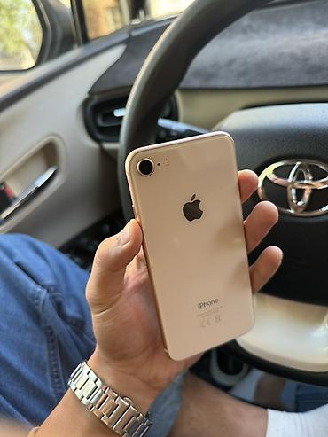 iphone 10r: IPhone 8, Б/у, 64 ГБ, Золотой, Чехол, 76 % — 1