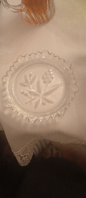 бутыль стеклянная 50 литров: Блюдца, 1 шт., цвет - Белый, Стекло