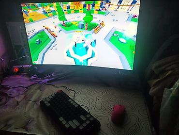 xbox seris x: RGB işıqlanmaya malik oyun kompüteri və monitor dəsti 1080ti r5 3600 — 4