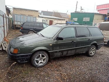 Volkswagen: Volkswagen Passat: 1993 г., 1.8 л, Механика, Бензин, Универсал