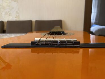 ikinci el gitara: Akustik gitara, 6 sim, İşlənmiş