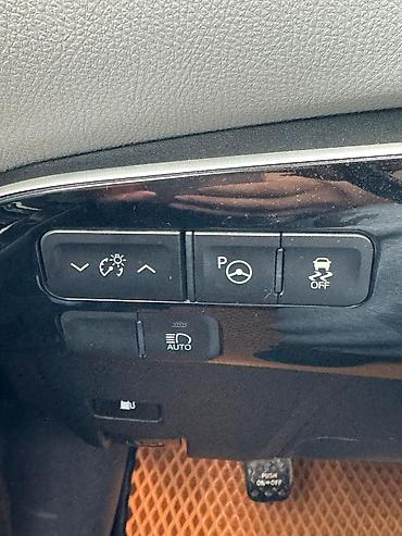 Toyota: Toyota Prius: 2017 г., Гибрид, Хэтчбэк — 8