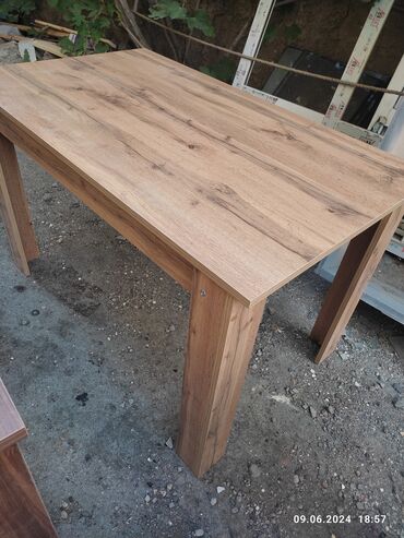 Masalar: Qonaq masası, Yeni, Açılmayan, Dördbucaq masa