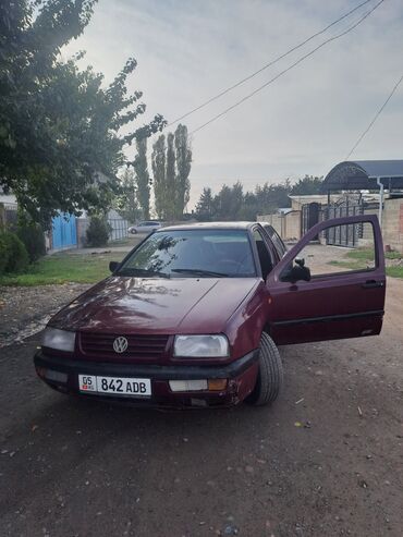 volkswagen passat уневерсал: Volkswagen Vento: 1992 г., 1.8 л, Механика, Бензин, Седан