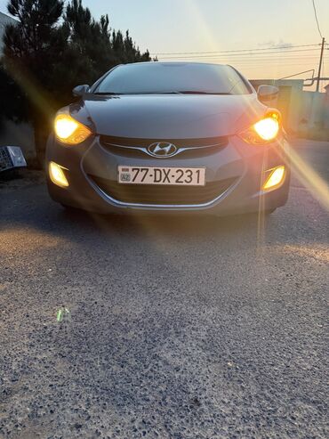 Hyundai: Hyundai Elantra: 1.6 l | 2012 il Sedan — 9