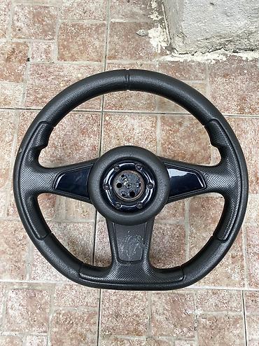 Sukan vaz 2107 de olub,tecili satilir giymeti yazib oyrene bilersiz
