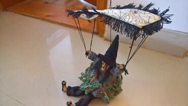 Igračke: Lutka Vestica Lobanja kostur koji prica Rare 2006 Zizzle Disney — 6