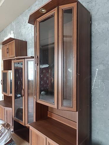 mehin mebel fabriki: Klassik üslubda şkaf-vitrin modul dəsti - Material: taxta teksturalı — 1