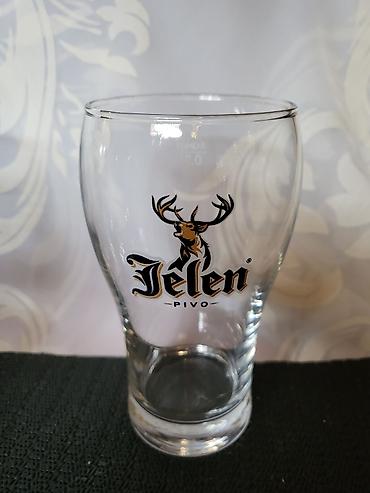 Čaše: Case vintaz,nove za jelen pivo Nemacka. Case za jelen pivo. Komada — 8