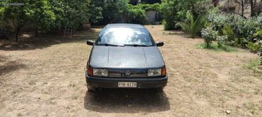 Οχήματα: Volkswagen Passat: 1.6 l. | 1990 έ. Λιμουζίνα