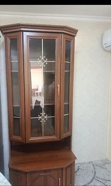 divar skaflari: Ela vezyetde qiriqi sokuyu hecneyi yoxdu tecili satilir unvan bileceri — 1