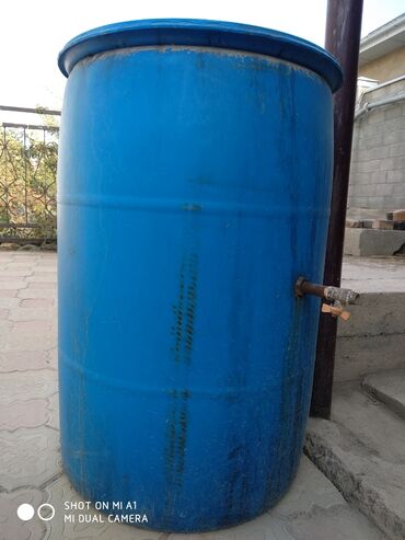 кедровая бочка купить бу в Кыргызстан | Баки и бочки: Бочка, пластик. 200 литровая