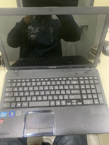 Noutbuk və netbuklar: Toshiba Satellite noutbuk Xüsusiyyətlər: - Ekran: 15.6" geniş format