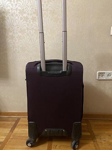 бу дорожный чемодан: Чемодан, Б/у, Материал: Полиэстер, Маленький (до 40 л), Вращающиеся колеса на 360° — 2