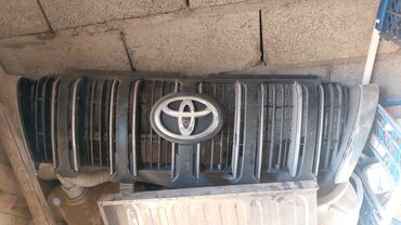 Решетки радиатора: Решетка радиатора Toyota Оригинал
