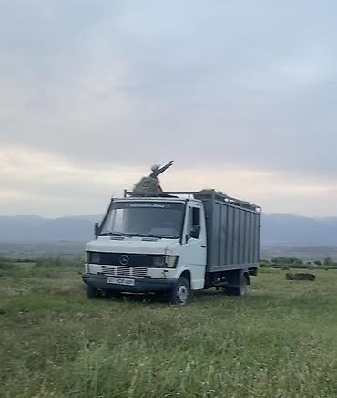 крытый эвакуатор: Грузовой автомобиль Mercedes‑Benz (серия T2/“дышло”), борт-фургон — 2