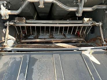 Зерноуборочные комбайны: Зерноуборочный комбайн Ростсельмаш. - Полноразмерная жатка с — 25