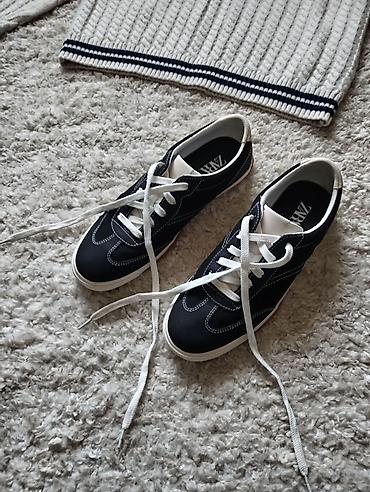 tn 3 gray: ZARA patike, nove ☆ Broj 39 _____ Dužina unutrašnjeg gazista 25cm ☆ — 2