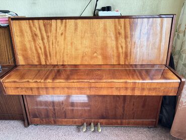 доставка пианино: Фортепиано «Беларусь» Куплено было с магазина, одни хозяева . Полная