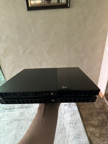 сони плейстейшен 4 куплю: Игровая консоль Sony PlayStation 4 в черном корпусе. Модель оснащена