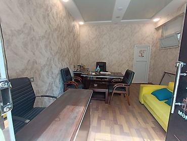 cay: Ofis mebeli dəsti Tərkibi: - Künc tipli əsas iş masası (çekmecəli — 9