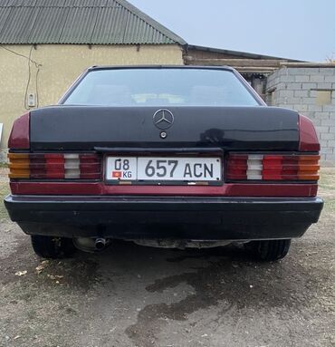 цены на авто: Mercedes-Benz 190: 1984 г., 2 л, Механика, Бензин, Седан