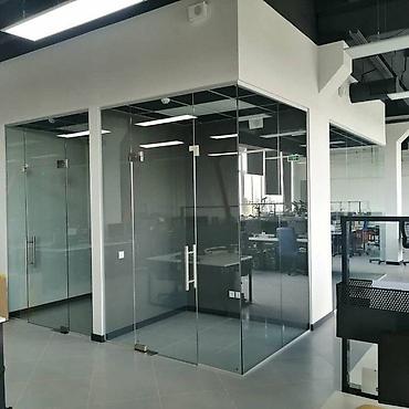 Перегородки на заказ: На заказ Цельностеклянная перегородка, Для офиса, Монтаж, Демонтаж, Бесплатный замер — 5