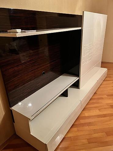 tv stent: Müasir divar üçün TV stendi və saxlama modulu - Dizayn: Ağ parlaq və — 4