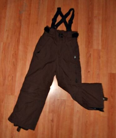 Jakne, kaputi i prsluci: Ski pantalone za decu od 0 do 6 godina

cena od 900 do 2000 din — 6