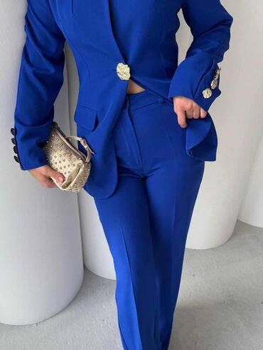 Kompleti: Komplet univerzalne velicine odgovara S M L XL Cena 4000 din — 3