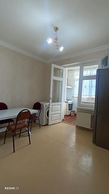Аренда квартир: Vasitəçi
Ancaq Ailə
Şəkildəki Əşyalar Qalır — 8
