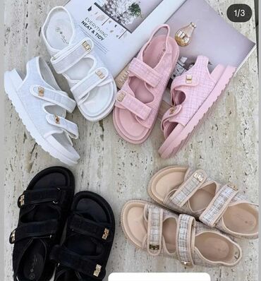 lutka za izlaganje: Sandals, 38