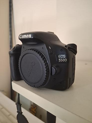 Canon EOS 550D fotoaparat gövdəsi - Sensor: 18 MP APS‑C CMOS -