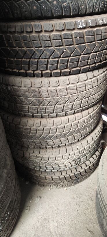 Другие детали электрики авто: Резина Зимняя Maxxis 225 70 R16 Продается только комплектом 5