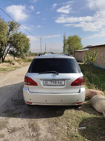 Toyota Avensis Verso: 2003 г., 2 л, Механика, Дизель, Минивэн