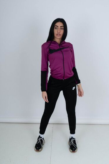 Gornji i donji deo: Cena 2,900
Mokra likra S, M, L, XL
8 boja — 10