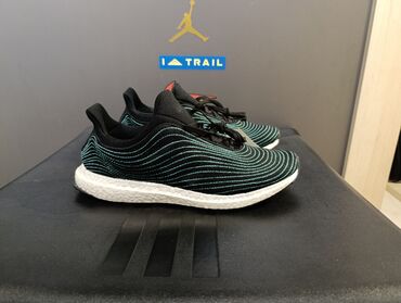 летняя обувь мужская: Оригинальные кроссовки Adidas ULTRABOOST DNA PARLEY размер 42.5 летние