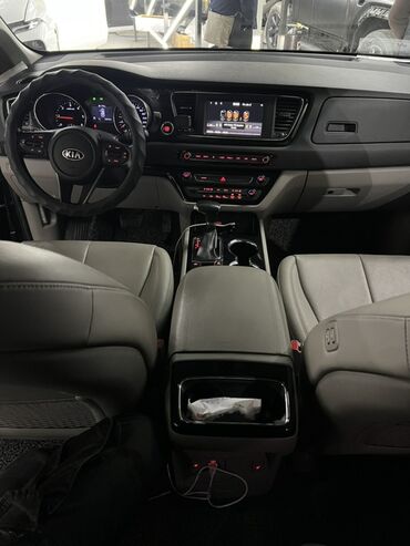 Kia: Kia Carnival: 2018 г., 2.2 л, Автомат, Дизель, Минивэн — 6