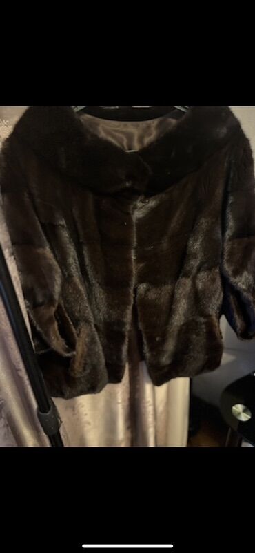 Другая женская обувь: Комплект женской обуви. 1) Кроссовки Gucci Rhyton, размер 39 - Цвет — 8