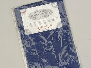 Serwetka plamoodporna wykonana w 100% z poliestru, w kolorze