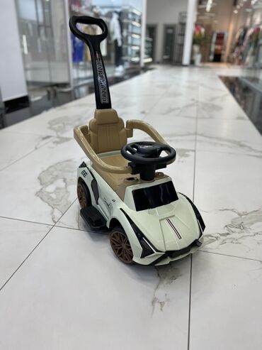 детская педальная машинка: Детский электрокар, Новый